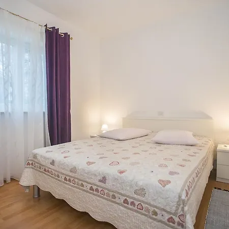 Koraca * Kirmenjak