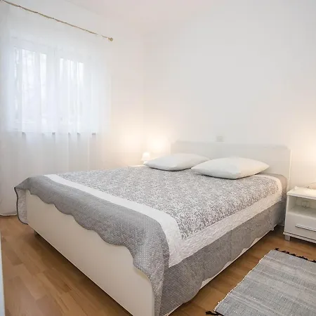 Koraca * Kirmenjak