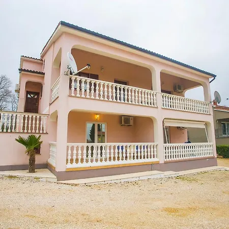Apartment Koraca *