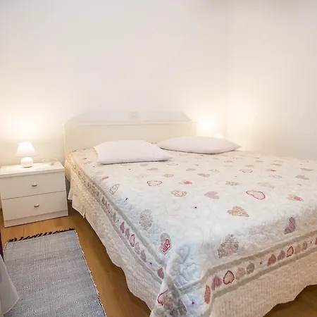 Koraca * Kirmenjak